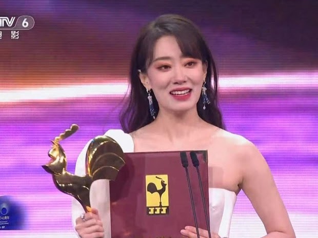 Trương Tử Phong - Tiểu hoa mới nổi lộ con người thật giả tạo, thái độ ra mặt khi đàn chị ẵm giải - Hình 2