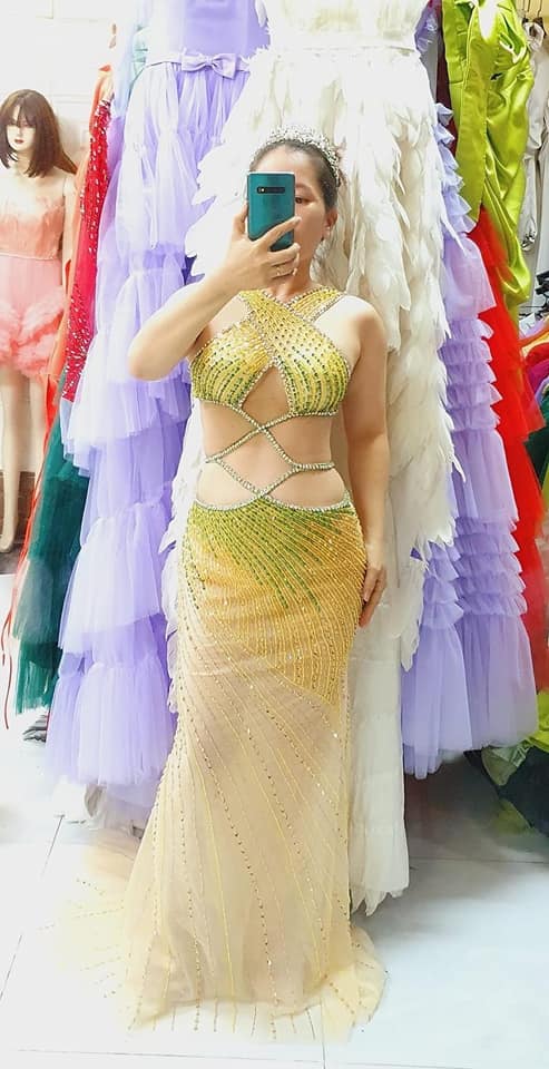 Váy dạ hội của mỹ nhân Việt ở Miss Grand: Kiều Loan lựa chọn mạo hiểm, Thuỳ  Tiên đổi vào phút chót