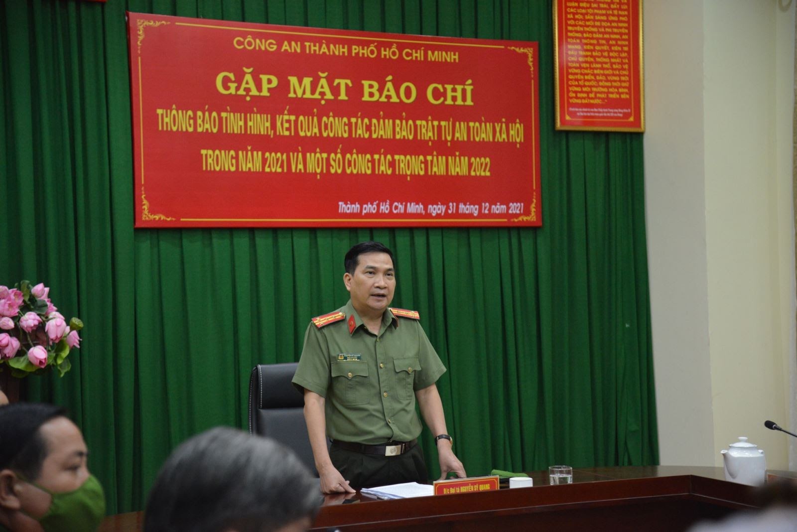 Vụ bé gái 8 tuổi bị dì ghẻ bạo hành: Những người thờ ơ cũng phải xử lý nghiêm - Hình 2