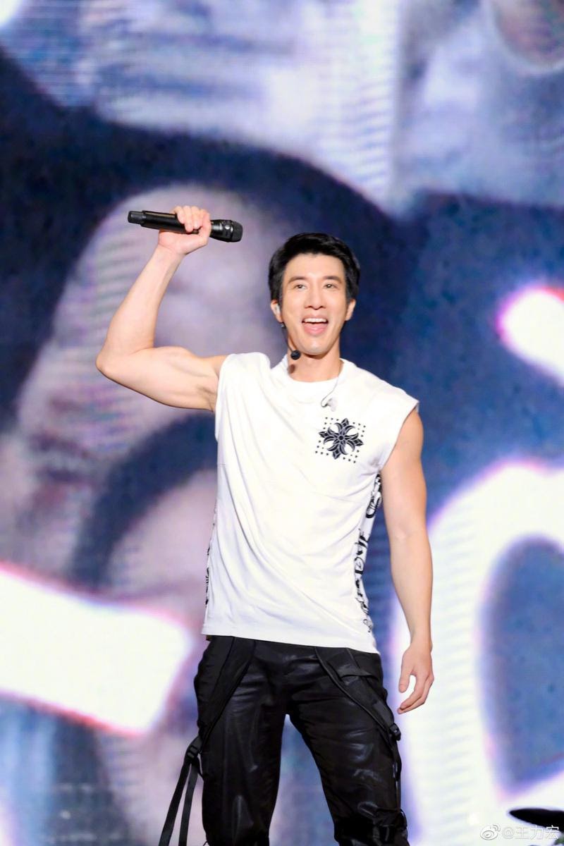 Vương Lực Hoành có động thái mới với vợ cũ hậu chia tài sản và tuyên bố rút khỏi showbiz - Hình 2