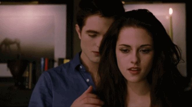 Hot lại nụ hôn giúp cặp đôi Twilight được nhận: Robert Pattinson cuồng nhiệt đến... ngã khỏi giường, suýt mất vai vì một vấn đề ngoại hình! - Hình 4