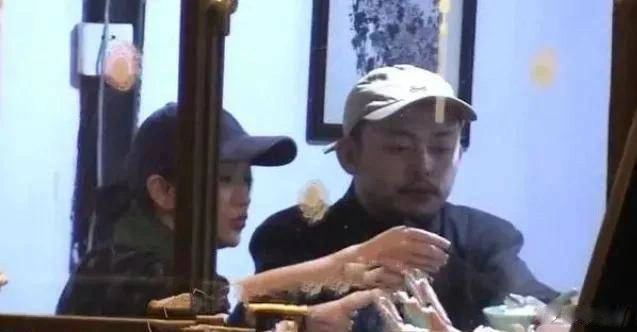 Chồng cũ Châu Tấn - Cao Thánh Viễn lộ ảnh hẹn hò với bạn gái kém 24 tuổi, nhìn profile mà hoảng? - Hình 5