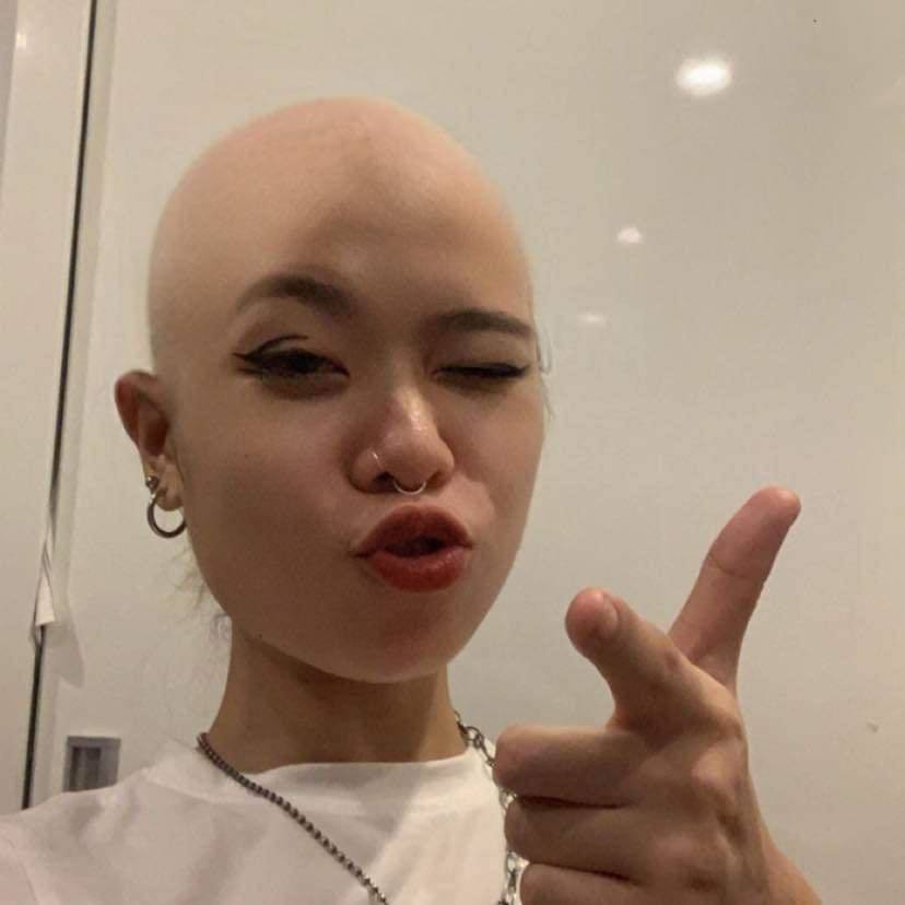 Nữ rapper Tlinh xuất hiện khác lạ với tạo hình đầu trọc  Nhạc Việt  Việt  Giải Trí