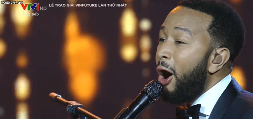 Netizen tấm tắc về màn trình diễn của John Legend tại Hà Nội: Nghệ sĩ Việt cứ đổ lỗi cho âm thanh, nhìn vào đây để biết thế nào là đẳng cấp! - Hình 1