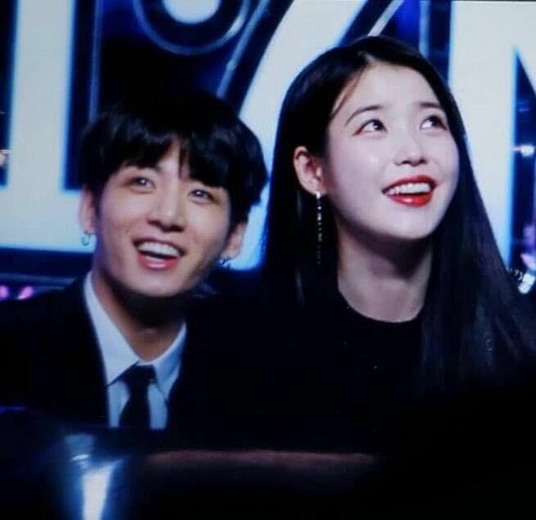 IU reaction BTS: V nói 1 câu khiến đàn chị bật cười thích thú, Jungkook sẽ rời group chat mất thôi - Hình 3