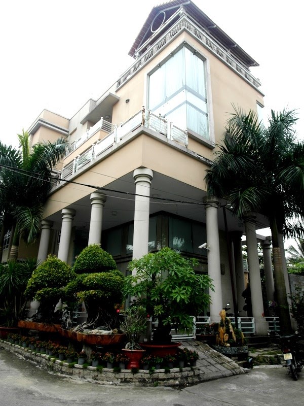 Phước Sang - Ông bầu khét tiếng của Vbiz: Vỡ nợ ngàn tỷ vì đầu tư BĐS, khiến vợ cũ cũng bị liên lụy - Hình 2
