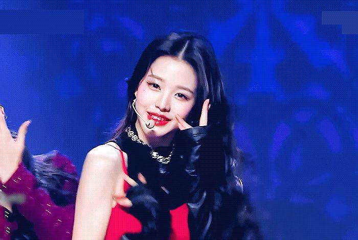 7 nàng center đỉnh nhất Kpop: Jennie - Nayeon át cả nữ thần của nhóm, dàn thánh body chưa nguy hiểm bằng nữ idol từng bị chê xấu - Hình 16