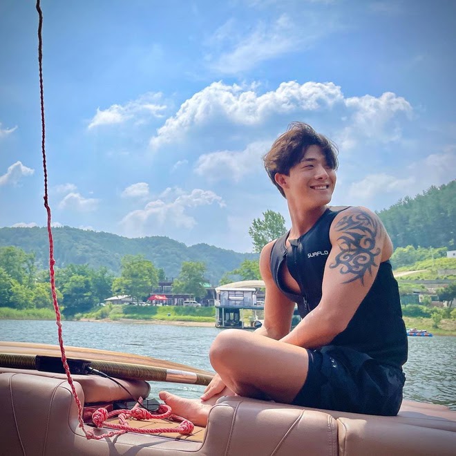 Bản sao Lee Jong Suk vướng scandal làm trai bao, lên tiếng phủ nhận và lấy mạng sống ra để đảm bảo - Hình 9
