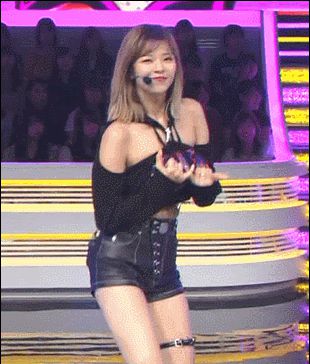 Buồn cho Jeongyeon (TWICE): Trước khi tăng cân từng có body đỉnh nhất nhì Kpop, không thua kém Lisa (BLACKPINK) - Hình 9