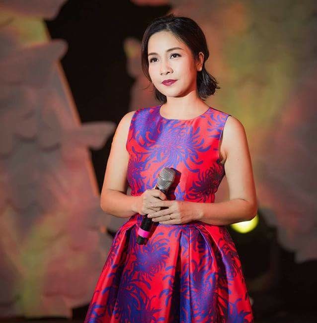 Diva Mỹ Linh - Mẹ kế điểm 10 của Vbiz: Viết thư cho bà cả xin được nuôi con chồng - Hình 1