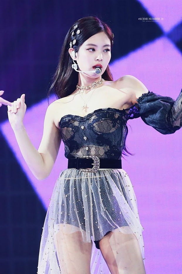 Jennie (BLACKPINK) từng đốt cháy Grammy Hàn với body ma-nơ-canh, khiến BTS mặt cứng đơ kém tự nhiên - Hình 7