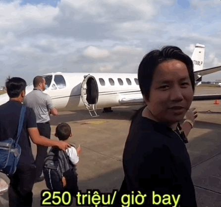 Giữa tin đồn Khoa Pug suy sụp vì bị lợi dụng, vlog đi chơi thuê chuyên cơ 250 triệu/ tiếng với Vương Phạm bỗng dưng HOT lại - Hình 2