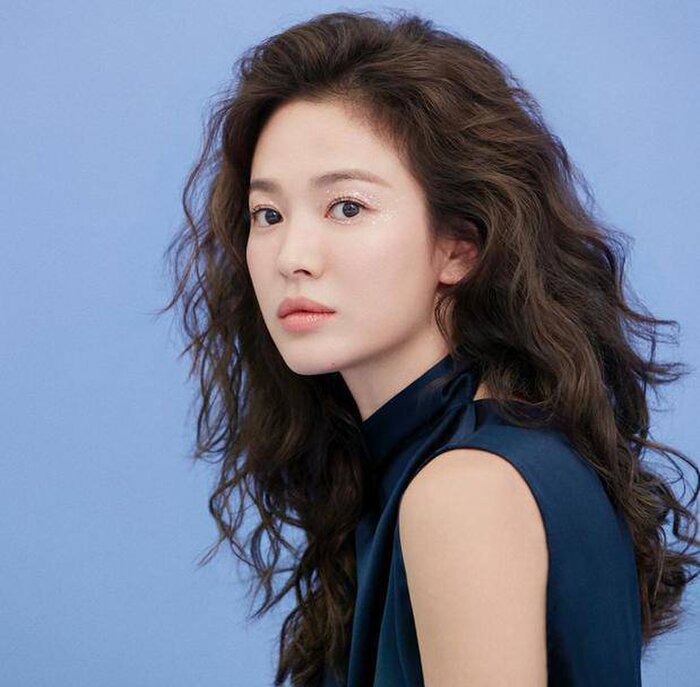 Song Hye Kyo - Triệu Lệ Dĩnh chạm trán bất ngờ: Vợ cũ Song Joong Ki ăn đứt đàn em - Hình 3