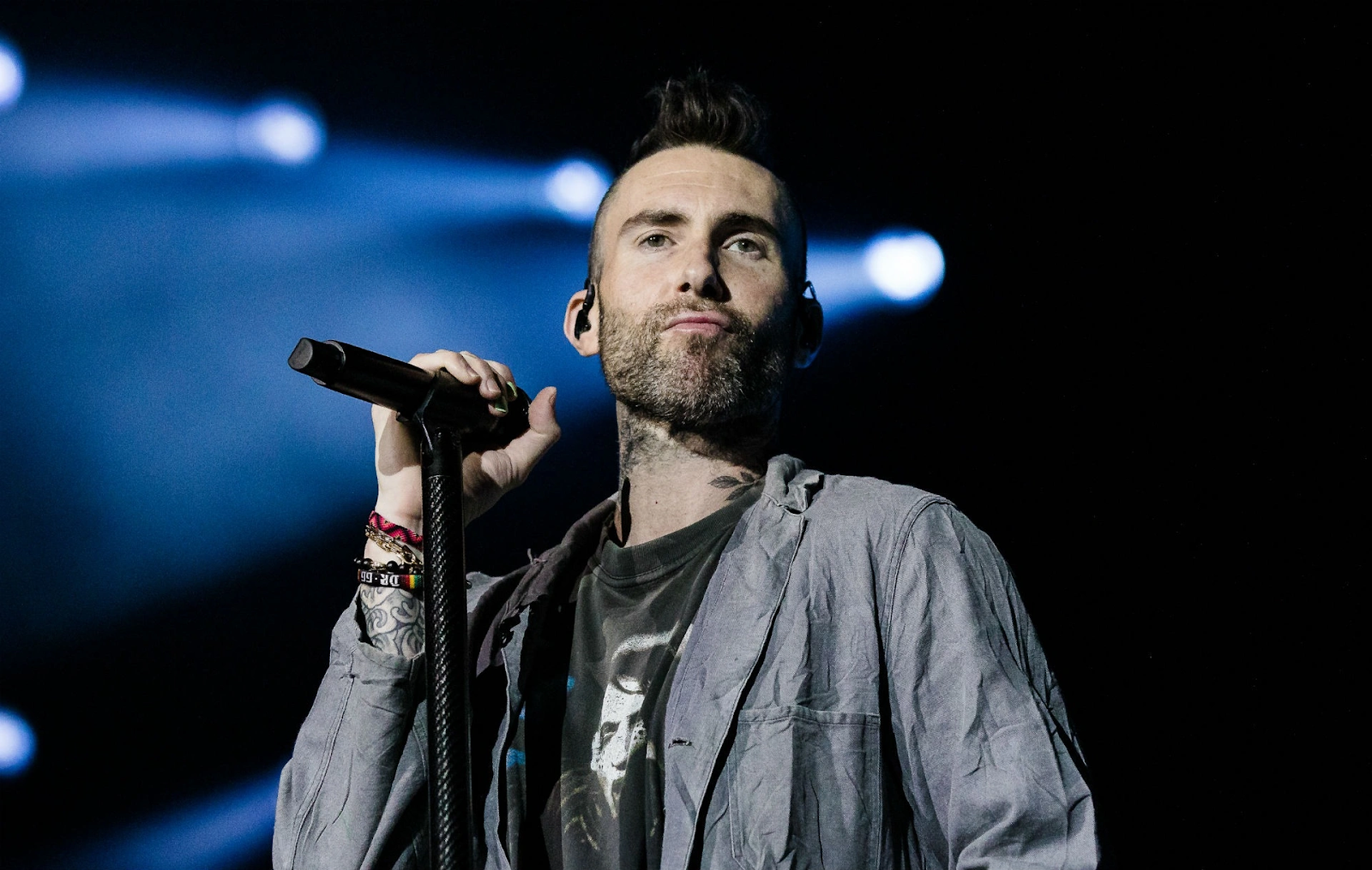 Adam Levine xuất hiện cùng vợ sau ồn ào ngoại tình, MQH hiện tại ra sao? - Hình 4