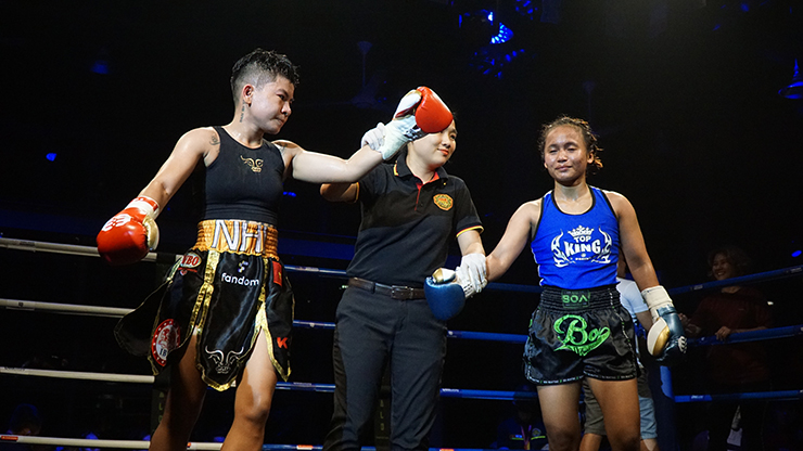Boxing quốc tế 2 châu lục: Thu Nhi khiến đối thủ xin hàng, á hậu Huyền My sửng sốt - Hình 6
