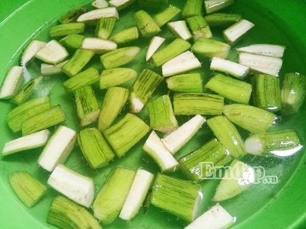 Cách làm lươn om chuối xanh dân dã, nóng hổi, ngon lành ngày mưa - Hình 4