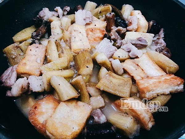 Cách làm lươn om chuối xanh dân dã, nóng hổi, ngon lành ngày mưa - Hình 10