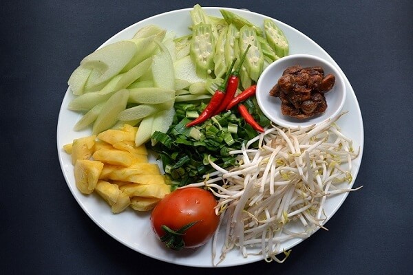 Căng Da, Mượt Tóc Với Món Ngon Canh Chua Đầu Cá Hồi - Hình 2