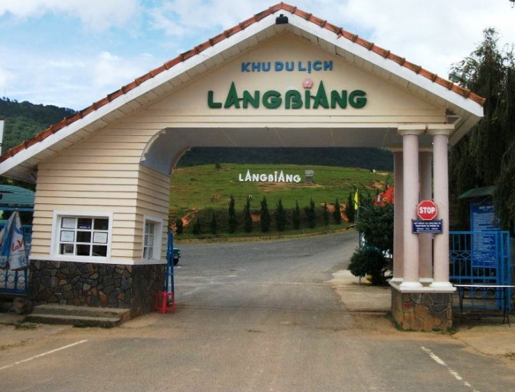 Chinh phục núi Langbiang hùng vĩ của Đà Lạt - Hình 2