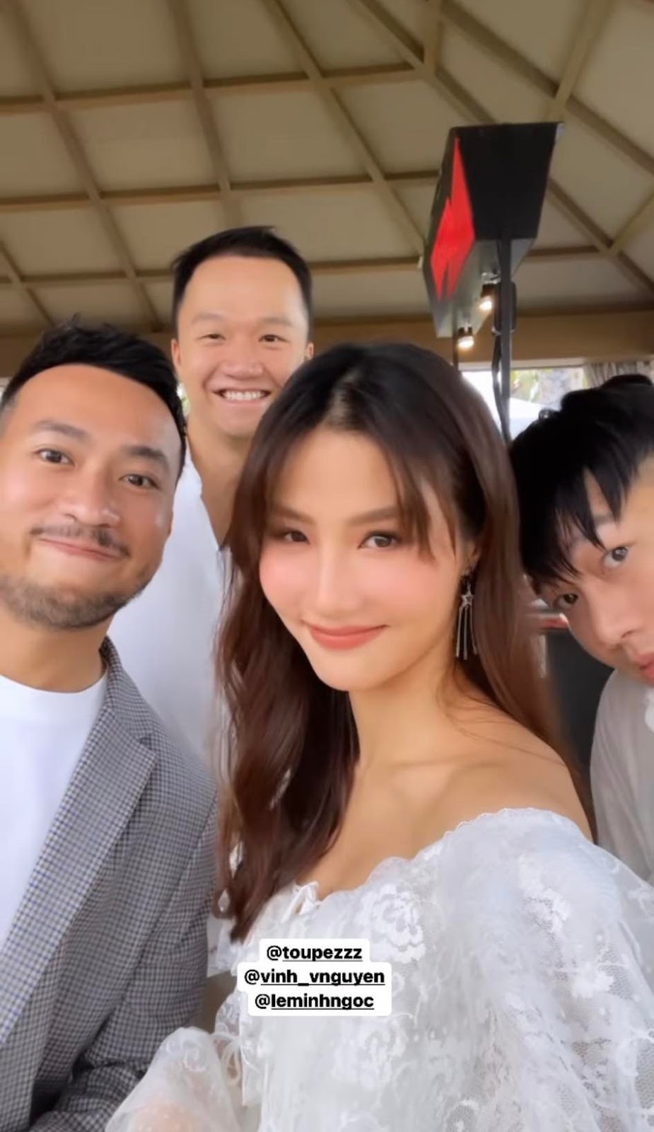 Đám cưới Diệu Nhi - Anh Tú: Cặp đôi nắm tay chẳng rời, dàn sao choáng với món quà từ cô dâu - chú rể - Hình 11