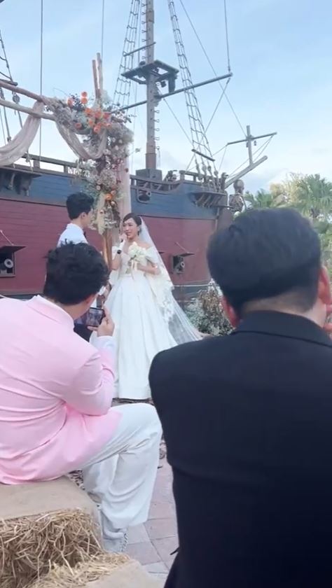 Dàn khách mời đình đám làng giải trí Việt hội tụ đông đủ, Anh Tú rơi nước mắt trước hôn lễ - Hình 9