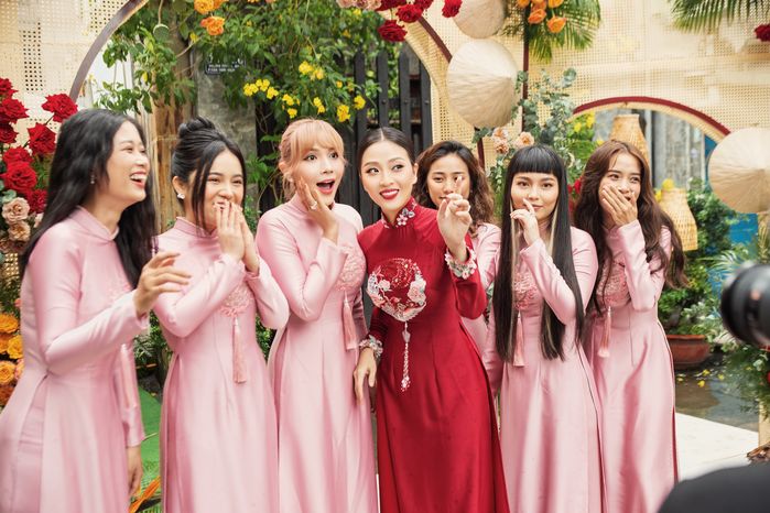 Dàn nghệ sĩ chung vui lễ cưới của Liêu Hà Trinh, thực đơn toàn các món - Hình 4