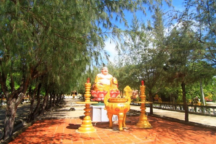 Ghé thăm ngôi chùa độc đáo làm từ vỏ ốc ở Nha Trang - Chùa Từ Vân - Hình 2