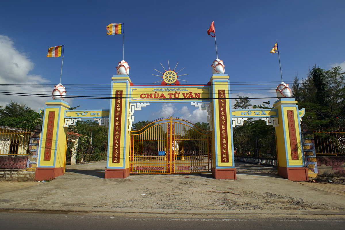 Ghé thăm ngôi chùa độc đáo làm từ vỏ ốc ở Nha Trang - Chùa Từ Vân - Hình 1