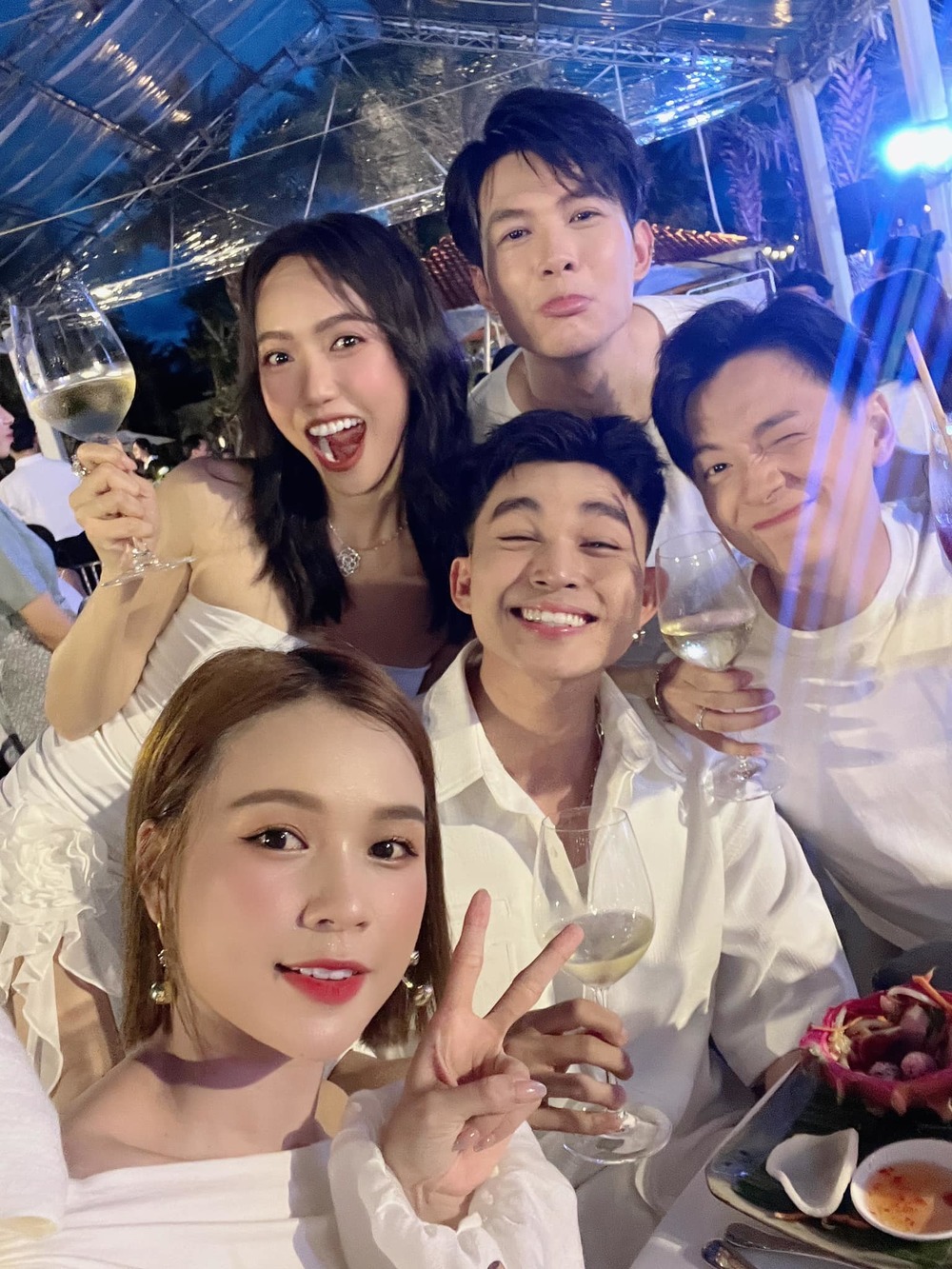 Hải Triều giật spotlight trong đám cưới Diệu Nhi với outfit khác biệt - Hình 8