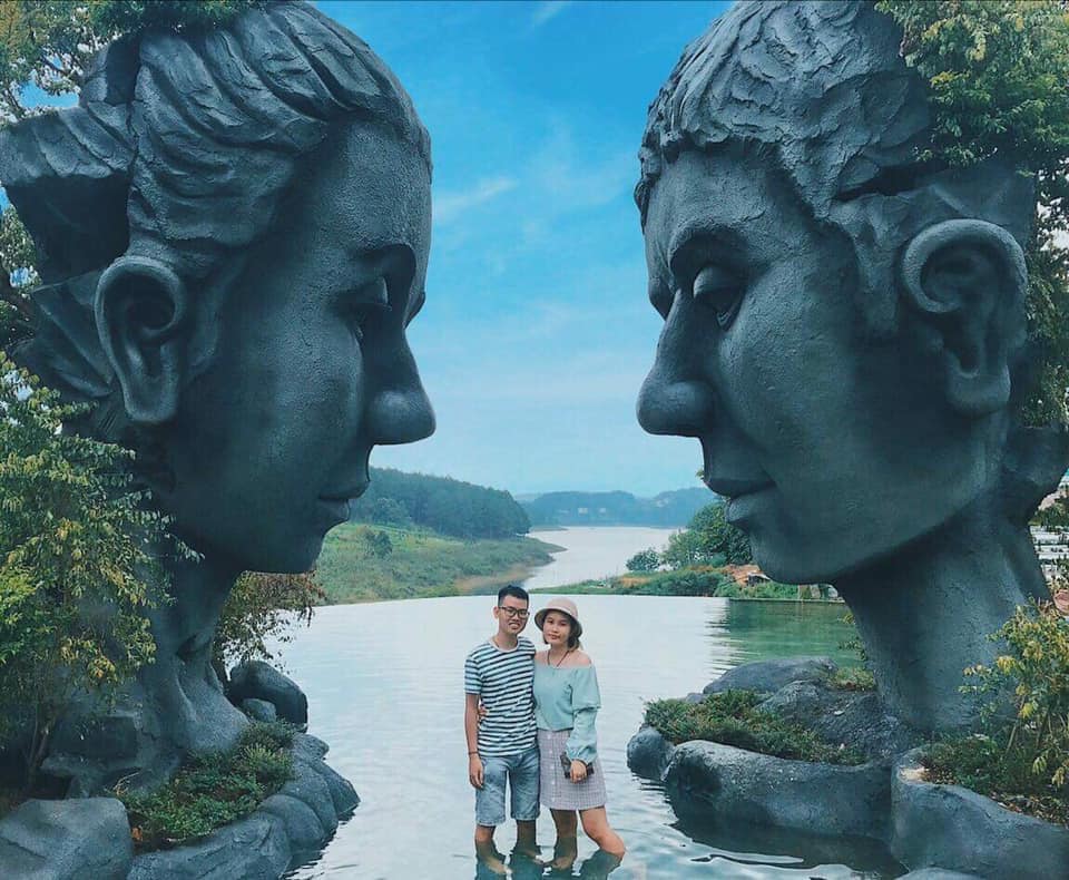Hồ vô cực - mảnh đất tình yêu níu chân người lữ khách - Hình 6