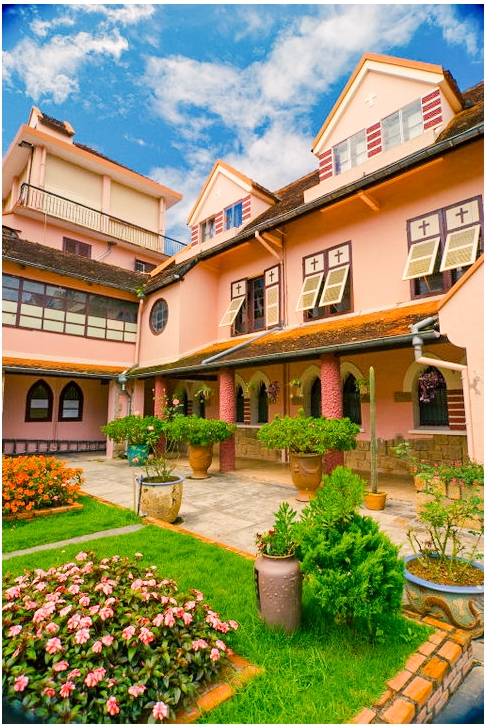 Khám phá nét đẹp của nhà thờ Domaine De Marie Đà Lạt - Hình 7