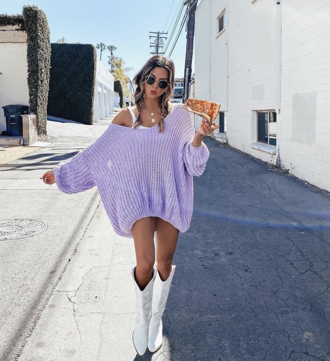 Lưu lại những gạch đầu dòng cách diện áo len oversized thời thượng nhất cho phái đẹp - Hình 10