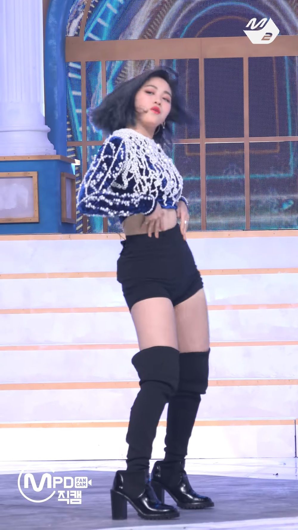 Những lần idol chịu cảnh chật vật vì sự cẩu thả của stylist - Hình 11