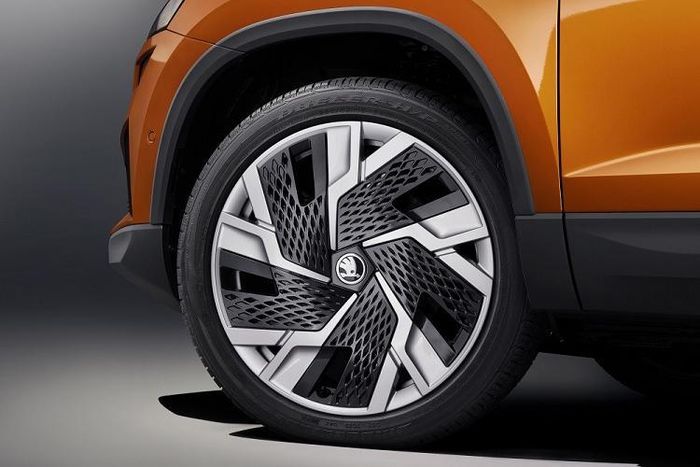 Skoda Karoq 2022 - SUV nhập khẩu châu Âu sắp về Việt Nam có gì? - Hình 4