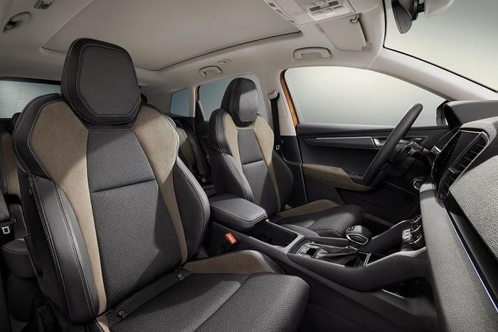 Skoda Karoq 2022 - SUV nhập khẩu châu Âu sắp về Việt Nam có gì? - Hình 7