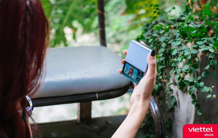 Thỏa sức pose dáng với Flex Cam trên Galaxy Z Flip4, linh hoạt chẳng ngại mưa gió - Hình 5