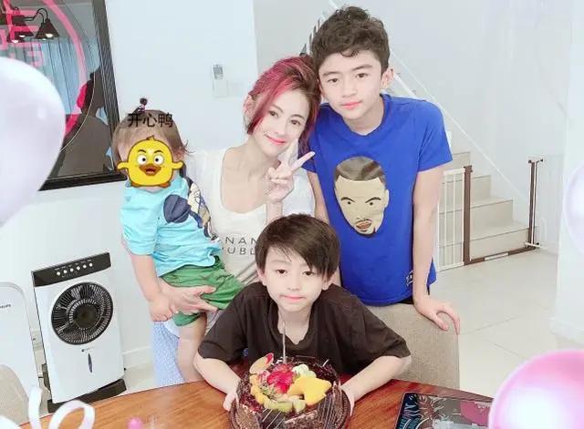 Trương Bá Chi khoe cận cảnh vóc dáng con trai thứ 3 - Hình 9