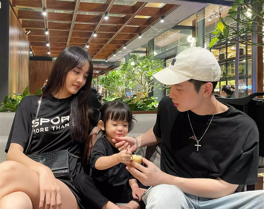 Trương Mỹ Nhân kể lại hành trình sinh nở và phản ứng của ba mẹ - Hình 5
