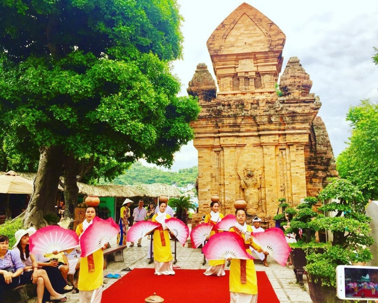 Vẻ đẹp cổ kính mang tên Tháp Bà Ponagar - Hình 19