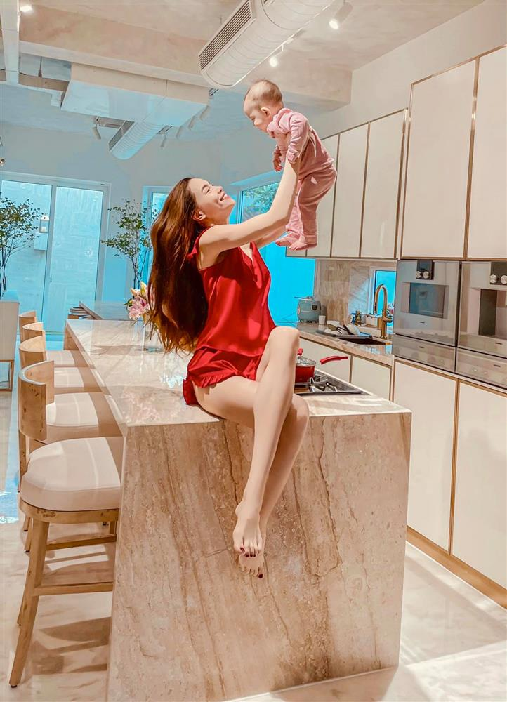 Hồ Ngọc Hà sức khỏe suy kiệt sau khi bị trộm lấy cắp 20 lượng vàng, phải nhờ Lệ Quyên chữa cháy? - Hình 6
