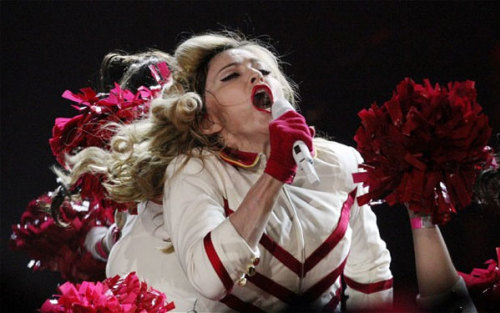 Madonna revealed that she was gay, many times kissing women like Britney Spears and Nicki Minaj - Photo 5