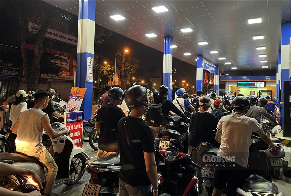Miền Nam thiếu xăng dầu trầm trọng, đại diện nói rõ lý do, hy vọng người dân thông cảm chờ đợi - Hình 4