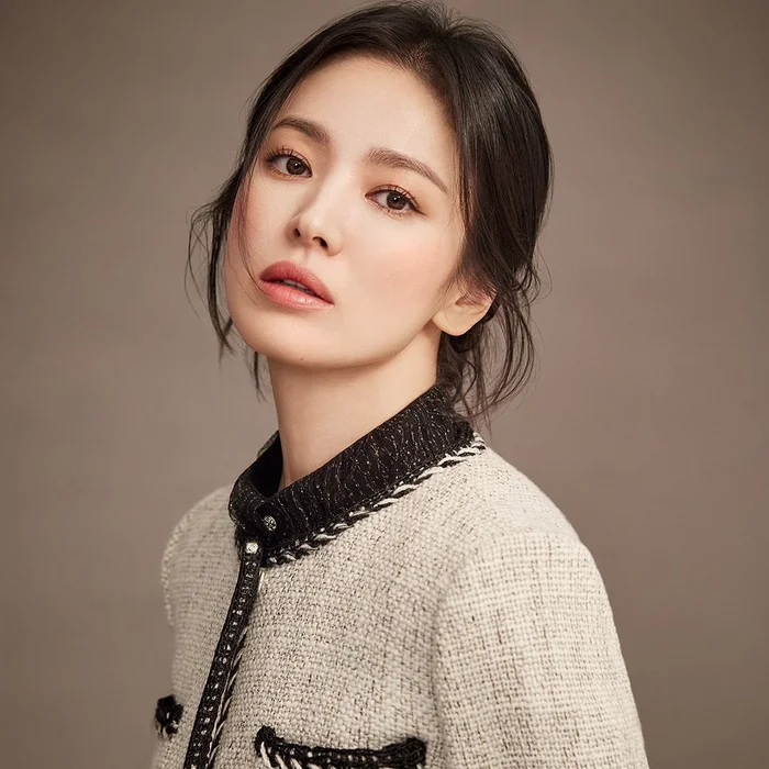 Song Hye Kyo lộ ảnh thời chưa thẩm mỹ, đã thay đổi 1 thứ để lên đời nhan sắc - Hình 1