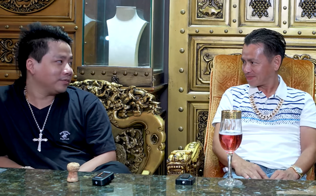 Tỷ phú Johnny Đặng có động thái gây choáng sau ồn ào về Việt Nam 'kết hợp' với ông bầu Ngọc Trinh - Hình 8