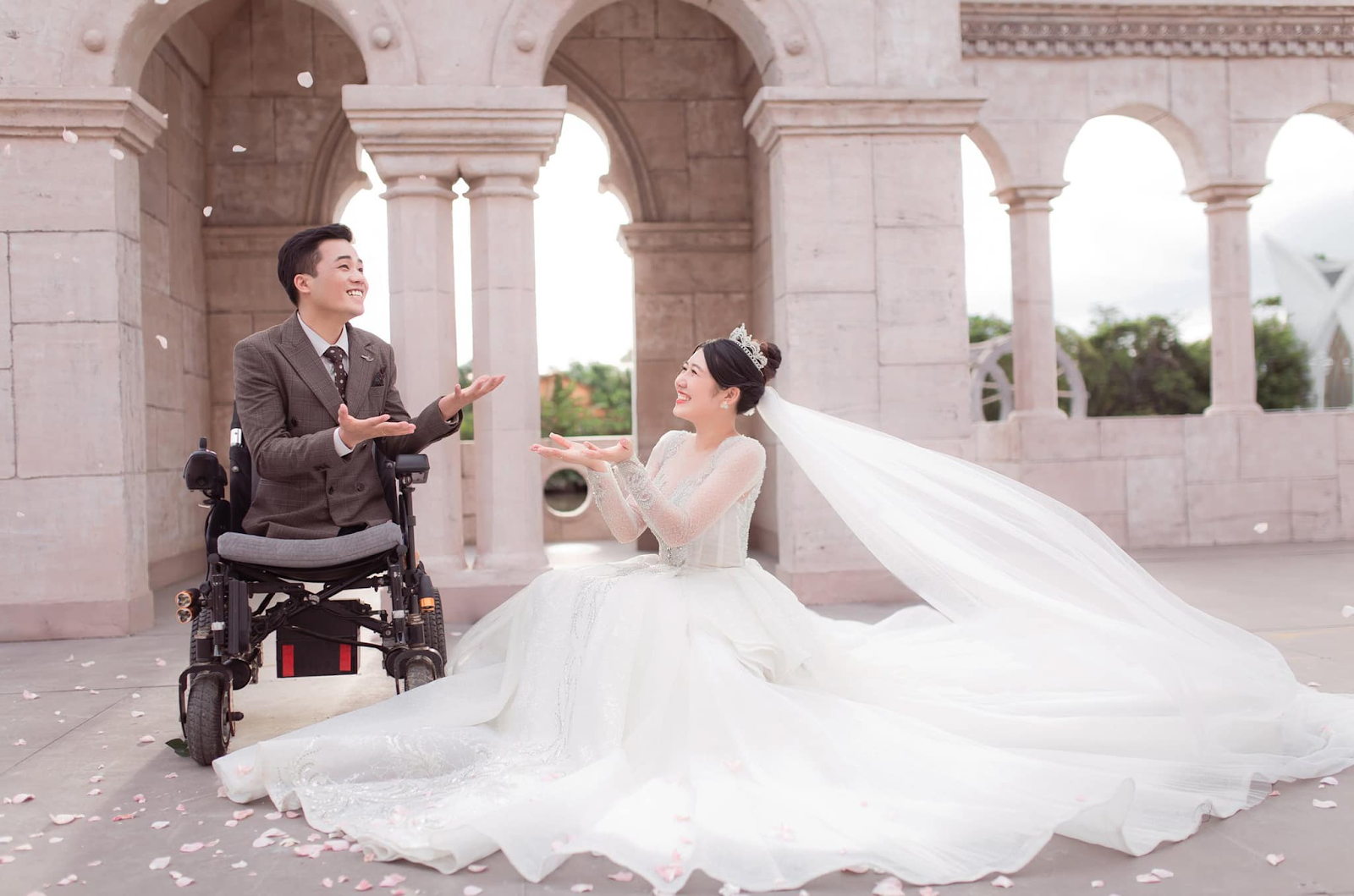 Tô Đình Khánh - Chàng trai không chân lần đầu lên tiếng làm rõ tin bội bạc bạn gái cũ để cưới vợ đẹp - Hình 5