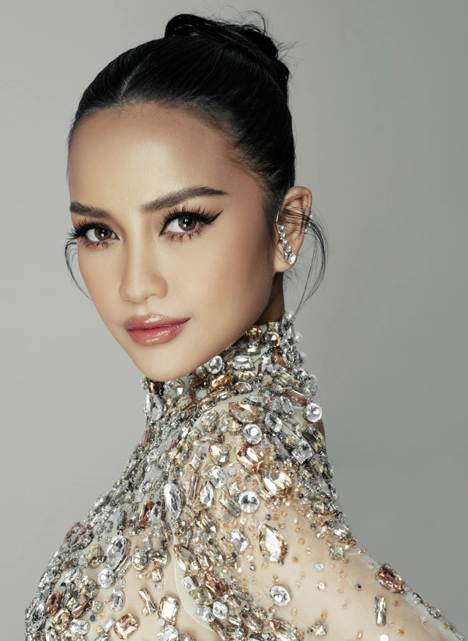Hoa hậu Ngọc Châu bỗng dưng xuống sắc, bị chê già như U60 - Hình 4