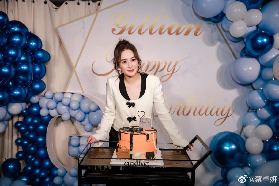 Chung Hân Đồng: Bị Trần Quán Hy 'hại', hôn nhân với người chồng bê bối cũng đi vào ngõ cụt - Hình 6