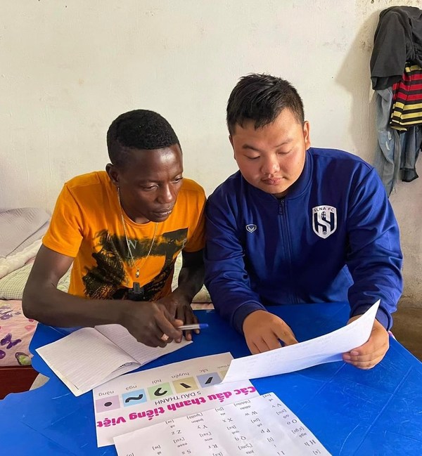 Lindo chính thức mở lớp học tiếng Việt đầu tiên tại Angola, châu Phi - Hình 8