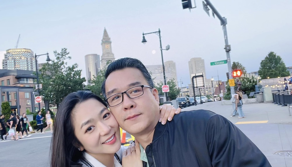 Vua cá Koi chuẩn người đàn ông yêu vợ: Khoe ảnh nóc nhà, được bà xã đích thân chải tóc - Hình 12