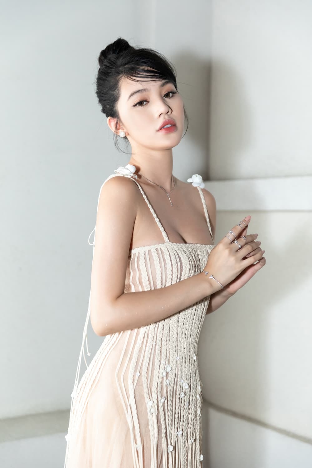 Jolie Nguyễn - Hoa hậu 'Rich Kids': Trượt dài sau ồn ào bán dâm, nương nhờ cửa Phật để bình yên - Hình 3